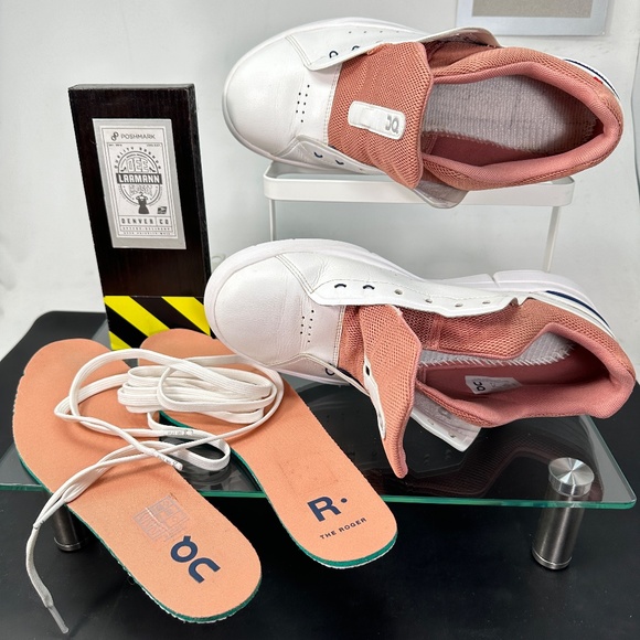 ON® —“The ROGER Advantage": Tennis Shoes / W-9.5 - Picture 2 of 16